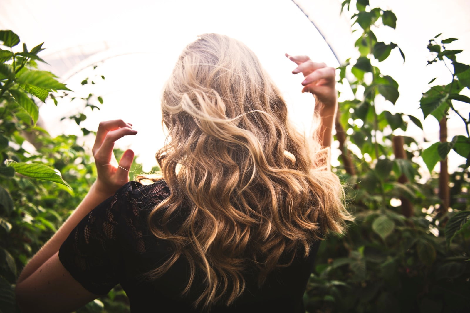 zwemmen met geblondeerd haar