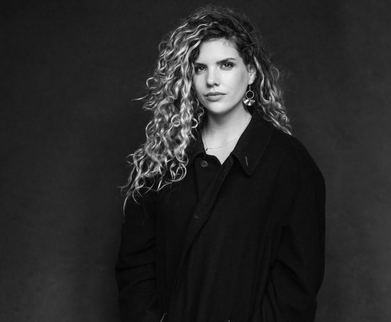 Wie is de partner van presentatrice Rachel Rosier