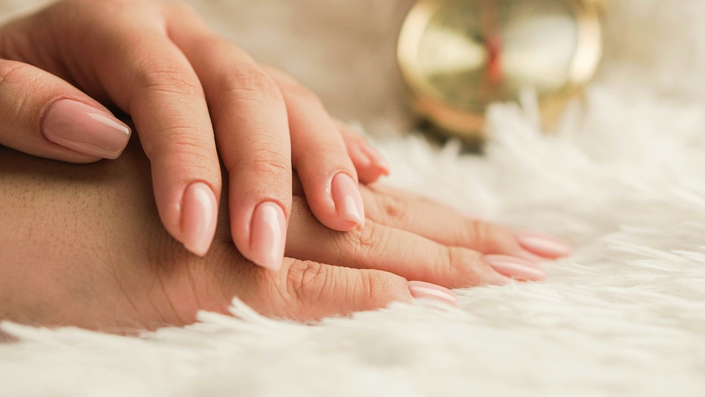 Beschadigde nagels na gellak - Zo verzorg je ze weer goed
